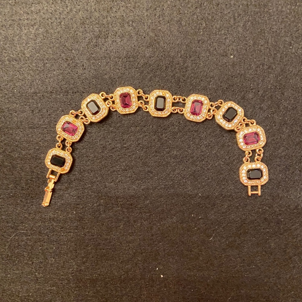 Costume jewelry bracelet
